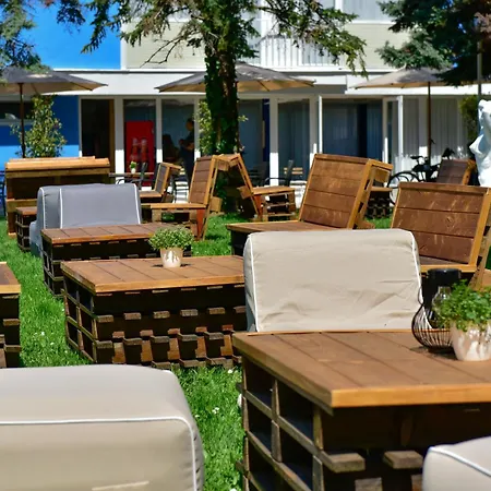 Zama Hotel Zamardi